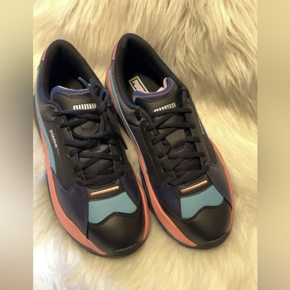 BNIB… Puma Sneakers - Picture 2 of 6